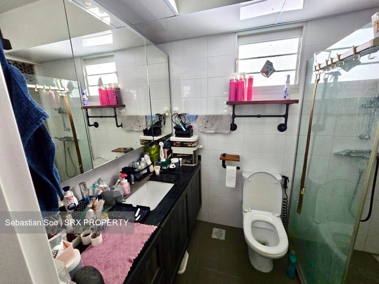 Boon Lay Avenue (Jurong West), HDB Executive #499718601